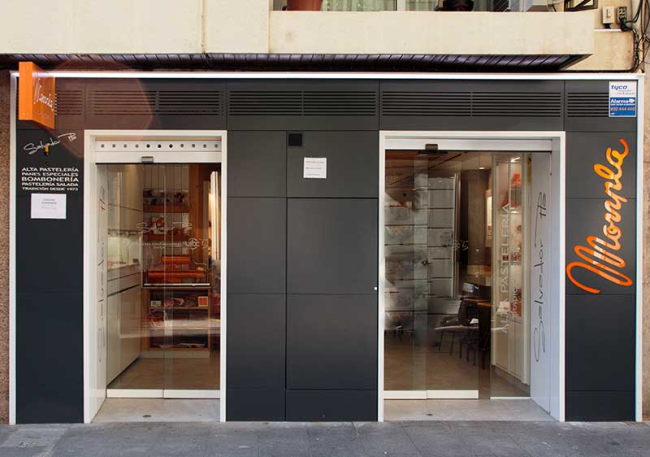 Pastelería Mompla fachada 2019
